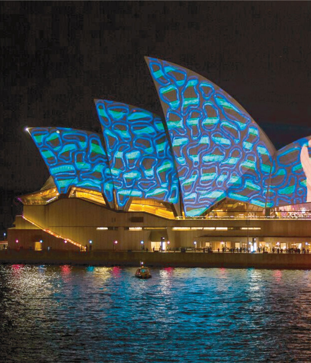 Sidney opera house wiht light projection