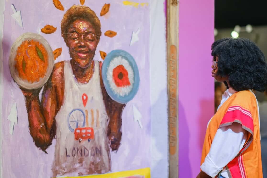 Art lover in front of a piece